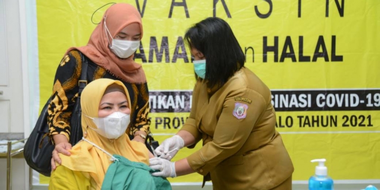 Suntikan Ibu Gubernur