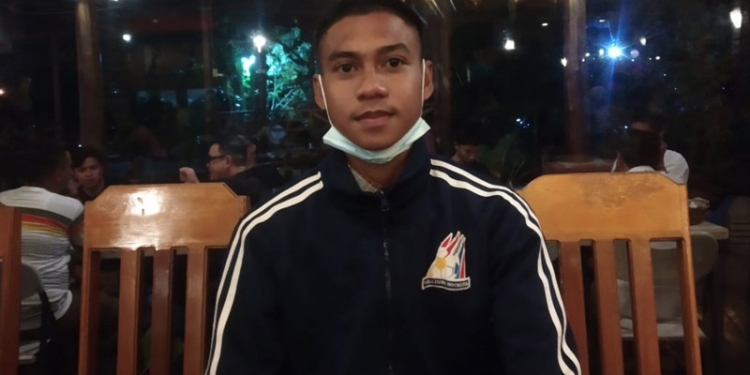 Algifari Tangio, remaja asal Kecamatan Boliyohuto Desa Diloniyohu terpilih untuk mengikuti seleksi Timnas U-16 di Jakarta. (Putra Gopos)