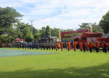 Apel gelar pasukan yang dilaksanakan Polda Gorontalo dalam rangka menghadapi dampak bencana siklon tropis. (putra/gopos)