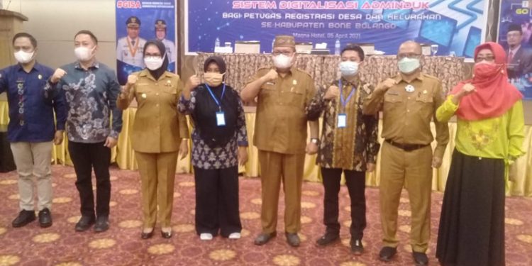 Kegjatan Bimbingan Teknis Inovasi "SI DIA" kepada para petugas registrasi Desa dan Kelurahan Se Kabupaten Bone Bolango di Hotel Maqna Kota Gorontalo (Indra/Gopos)
