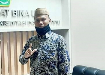 Ustadz, Husni Idrus, Lc., M.Si