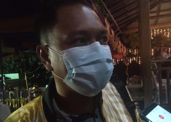 Sekretaris Dewan (Sekwan) Perwakilan Rakyat Daerah (DPRD) Kota Gorontalo, N.R. Monoarfa, SE., MH saat diwawancarai awak media, usai menghadiri Welcome Dinner Muskomwil VI Apeksi di Century Beach, Jumat (9/4/2021). (foto/ramlan/gopos).