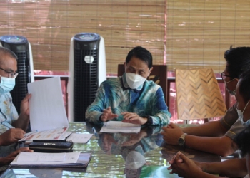 Bupati Gorontalo Nelson Pomalingo melakukan pertemuan bersama kepala BP Jamsostek Provinsi Gorontalo beserta jajaran yang berlangsung di kediaman Pribadi Bupati Gorontalo. (Putra/gopos)
