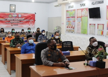 Wakil Bupati Gorontalo Hendra S Hemeto bersama Kapolres Gorontalo AKBP Ade Permana, Ketua DPRD, Serta perwakilan dari Kejaksaan Negeri Limboto, Danramil Limboto Serta jajaran lainnya saat mengikuti launching Aplikasi SIM Nasional Presisi (SINAR) (Putra Gopos)