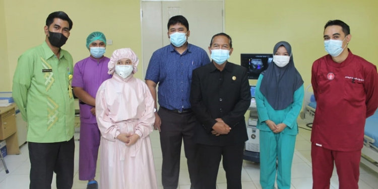 Darda Daraba Selaku Sekretaris Daerah Provinsi Gorontalo, mengunjungi Rumah Sakit Hasri Ainun Habibie (Putra Gopos)