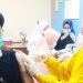 Penyuntikan vaksinasi Covid-19 tahap II bagi pekerja media di kantor RRI Gorontalo, Rabu (21/4/2021). (istimewa)