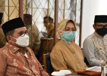 Wali Kota Gorontalo, Marten Taha, Wali Kota Tanggerang, Airin Rachmi Diany, serta Wali Kota Bogor, Bima Arya, Senin (19/4/2021). (foto/Diskominfo).