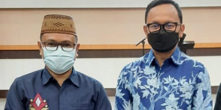 ekwan DPRD Kota Gorontalo, N.R.Monoarfa saat mendampingi Ketua Dewan Pengurus Apeksi Pusat, Dr. Bima Arya Sugiarto, Sabtu (10/4/2021). (foto hms Dekot).