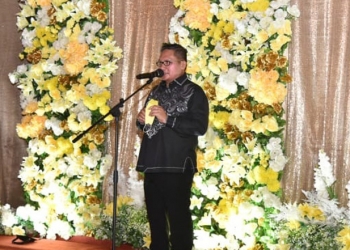 Wali Kota Gorontalo, Marten Taha saat memberikan sambutan dalam acara Welcome Dinner Muskomwil VI Apeksi ke-IX di Century Beach, Jumat (9/4/2021). (foto/Diskominfo/Kota Gorontalo).