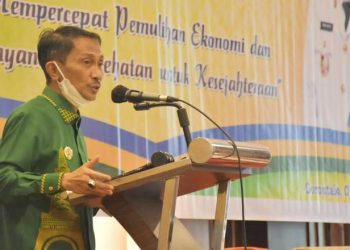 PEN - Bupati Gorontalo Nelson Pomalingo memberikan arahan dalam rapat pembahasan Rencana Kerja Pemerintah Daerah (RKPD) yang berlangsung di Hotel Aston Kota Gorontalo, Kamis (1/4/2021). (Humas Kominfo Kabupaten Gorontalo)