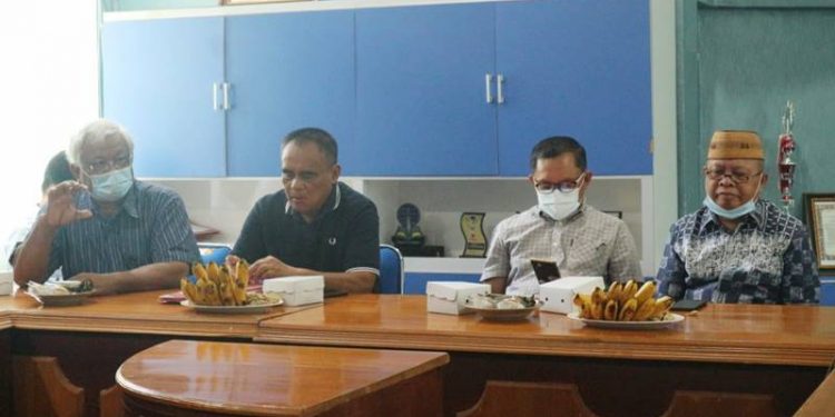 MARGER POLIGON - Rapat dengar pendapat antara DPRD Provinsi Gorontalo bersama pihak Poligon membahas batalnya marger Poligon ke UNG, Selasa (6/4/2021) (istimewa)