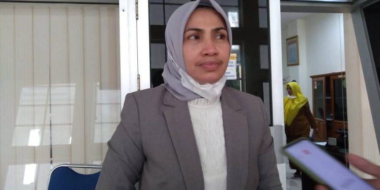 PENGEMBANGAN PARIWISATA - Anggota Komisi III DPRD Provinsi Gorontalo, Meyke Kamaru saat diwawancarai awak media, Senin (12/4/2021) (istimewa)