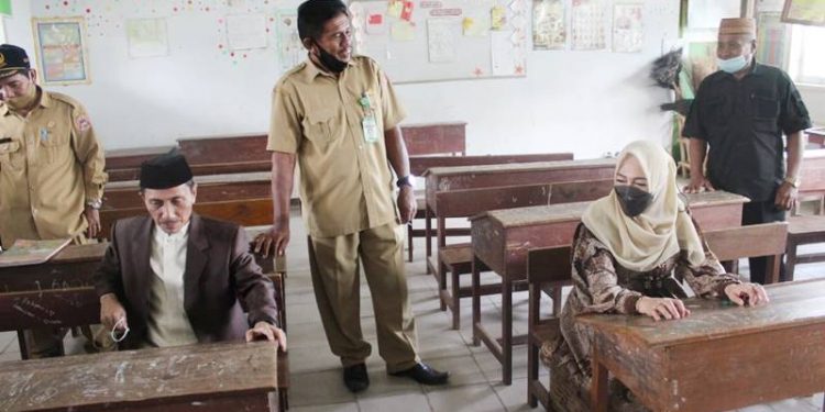 Pembukaan sekolah baru