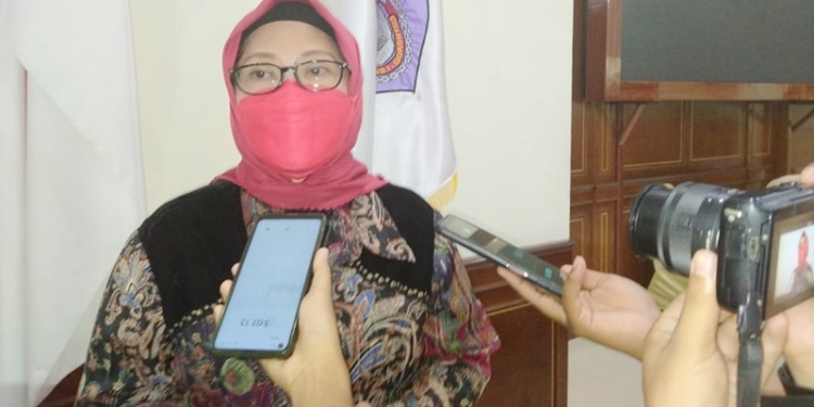 Ketua Komisi II, DPRD Provinsi Gorontalo, Espin Tulie (muhajir/gopos)
