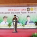 Wali Kota Blitar, Santoso saat memberikan sambutan dalam acara Bimtek Peningkatan Kapasitas Petani Milenial, di Dinas Ketahanan Pangan dan Pertanian Kota Blitar. (foto: ma'ruf/gopos)