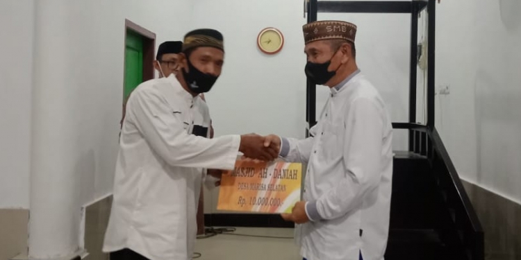 Penyerahan bantuan