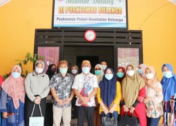 Anggota Komisi IV DPRD Provinsi Gorontalo meninjau Puskesmas Bulango, Kecamatan Bulango utara, Kabupaten Bonebolango dalam kesiapan vaksinasi guru, Jumat (23/4/2021) (istimewa)