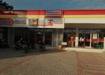 Salah satu gerai Alfamart yang ada di Provinsi Gorontalo. Kabupaten Pohuwato merupakan satu satunya daerah di Provinsi Gorontalo yang belum membuka hati untuk mini market modern tersebut. (Foto : Istimewa)