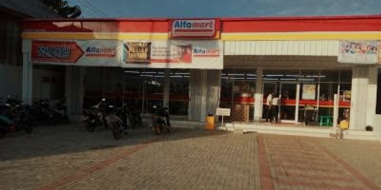 Salah satu gerai Alfamart yang ada di Provinsi Gorontalo. Kabupaten Pohuwato merupakan satu satunya daerah di Provinsi Gorontalo yang belum membuka hati untuk mini market modern tersebut. (Foto : Istimewa)