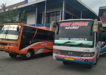 Suasana di Terminal Tipe A Dungingi Gorontalo sudah mulai sepi, Ahad (2/5/2021). (foto/ramlan/gopos)
