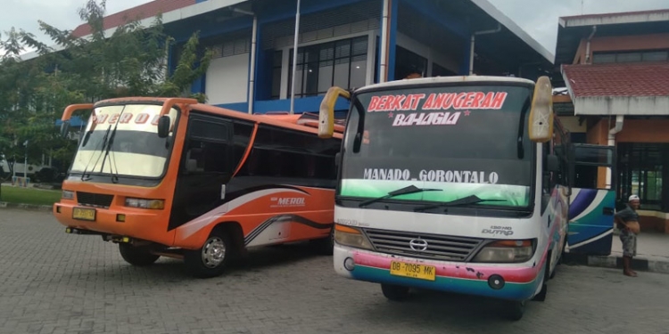 Suasana di Terminal Tipe A Dungingi Gorontalo sudah mulai sepi, Ahad (2/5/2021). (foto/ramlan/gopos)