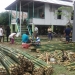 Penjulan bambu dan daun woka jelang lebaran ketupat