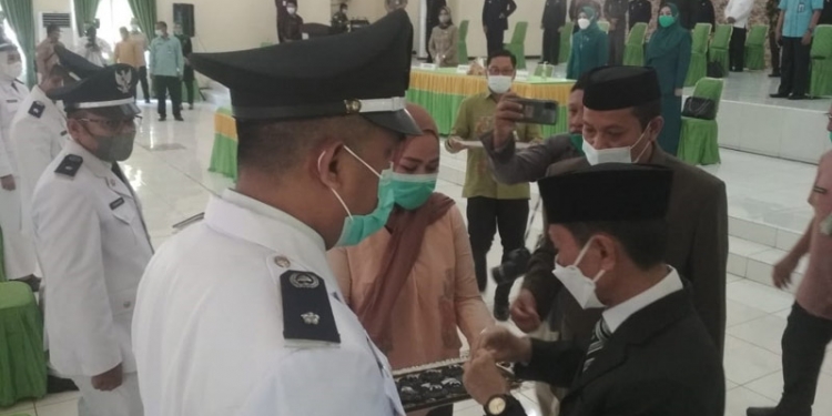 Bupati Gorontalo lantik kepala desa terpilih