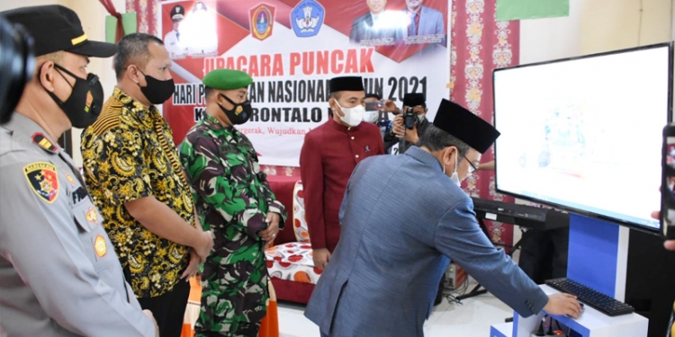 launching aplikasi