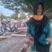 Isna Mohamad, salah seorang penjual makanan ringan di kawasan pohon cinta Pohuwato. (ramlan/gopos)