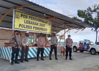 Salah satu posko pengamanan lebaran 2021 Polres Pohuwato yang berada di Pantai Pohon Cinta.(Azhar/Gopos).