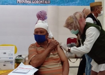 Vaksinasi Covid-19 bagi lansia