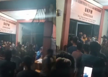 Cuplikan video kericuhan di pos perbatasan Gorontalo-Bolsel, Kecamatan Bone, Bone Bolango. (istimewa)