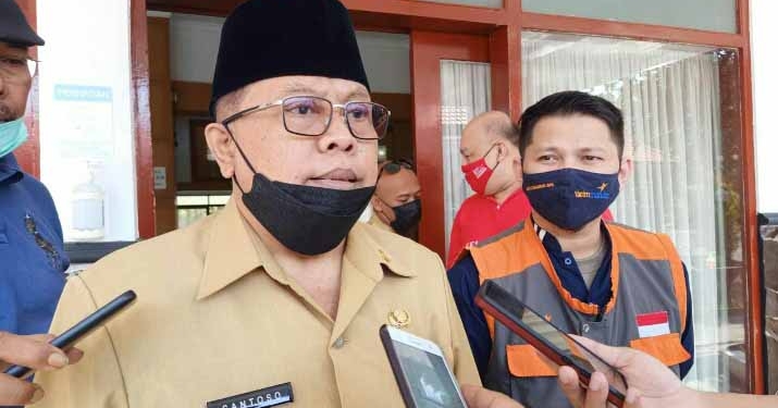 Wali Kota Blitar, Santoso usai menghadiri penyerahan parcel lebaran, di Balai Kusuma Wicitro, Senin (10/5/2021).