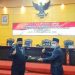 Wali Kota Blitar Santoso, dan Ketua DPRD Kota Blitar, Syahrul Alim saat penyerahan dokumen LKPJ. (Foto: Ma'ruf/gopos)