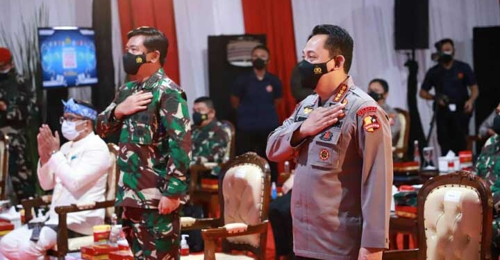 Kapolri Jenderal Listyo Sigit Prabowo, dan Panglima TNI Marsekal Hadi Tjahjanto. (Foto: istimewa)