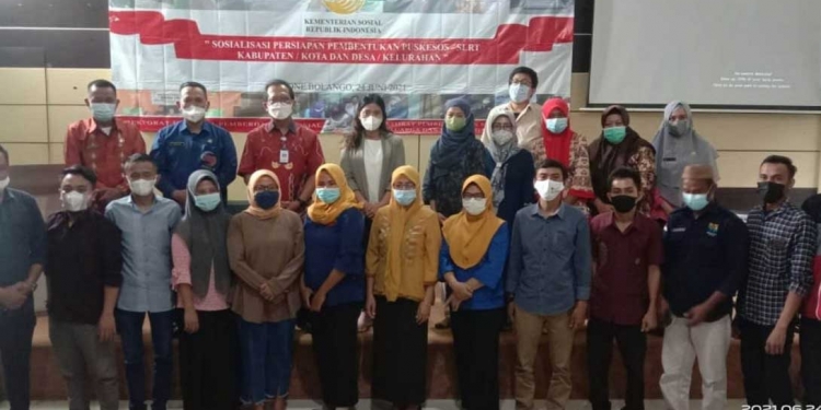 Pelaksanaan kegiatan sosialisasi persiapan pembentukan Puskesos dan SLRT oleh Kemensos RI di Kabupaten Bone Bolango. (Foto Istimewa)