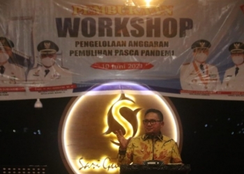 INOVASI - Wali Kota Gorontalo Marten Taha saat membuka kegiatan Workshop Pengelolaan Anggaran Pemulihan Pasca Pandemi. Foto (Diskominfo Kota Gorontalo)