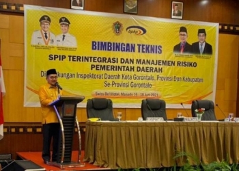 SPIP - Walikota Gorontalo Marten Taha saat membuka Bimtek SPIP Terintegrasi dan Manajemen Risiko Pemerintah Daerah, di Kota Manado, Rabu (16/6/21). Foto (Diskominfo Kota Gorontalo)
