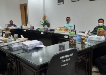 PANTAU LHP - Komisi II DPRD Provinsi Gorontalo saat mengelar rapat bersama. Foto istimewa