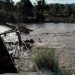 Kondisi jembatan gantung yang ambruk usai diterjang banjir. (istimewa)