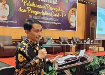 Bupati Gorontalo, Nelson Pomalingo saat membuka kegiatan rapat koordinasi pelaksanaan pencegahan dan pengendalian covid -19, di Swiss-Belhotel Manado, Senin (14/6/2021). Istimewa