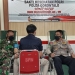 Kapolda Gorontalo, Irjen Pol Akhmad Wiyagus bersama Danrem 133/Nani Wartabone, Brigjen TNI Bagus Antonov mengikuti donor darah menyambut hari Bhayangkara ke-75. (Humas Polda Gorontalo)