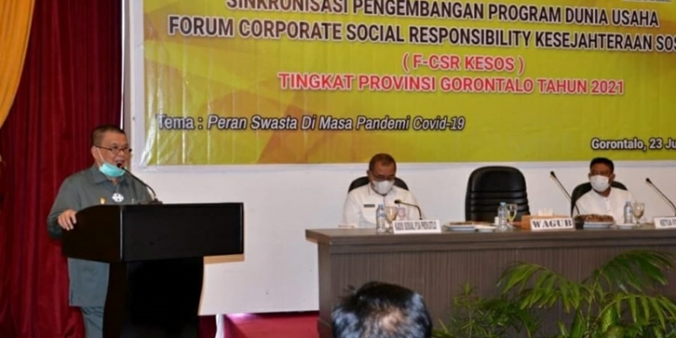 Wagub Gorontalo H. Idris Rahim memberikan sambutan pada Musda F-CSR Kesos Provinsi Gorontalo di Hotel Grand Q, Kota Gorontalo, Rabu (23/6/2021). (Foto : Istimewa)