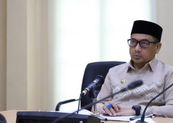 Bupati Bone Bolango Hamim Pou saat mengikuti Pembelajaran Tatap Maya Pembekalan Kepemimpinan Pemerintahan Dalam Negeri Bagi Bupati/Wakil Bupati dan Walikota/Wakil Walikota Petana 2021. (Foto Onal/Prokopim)
