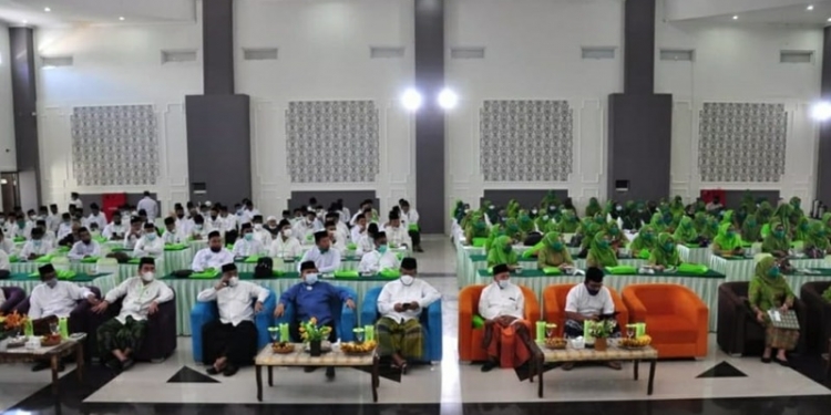 Suasana pembukaan MNKU angkatan 302 yang dirangkaikan dengan pelantikan pengurus PW Muslimat NU Provinsi Gorontalo periode 2021-2026 di Asrama Haji Gorontalo, Sabtu (26/6/2021). (Foto : Istimewa)