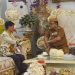 Bupati Gorontalo, Nelson Pomalingo, bersama dengan Bupati Gorut, Indra Yasin, terlihat sedang berbincang membahas pembangunan daerah, di Rumah Dinas Bupati Gorontalo, Senin (7/06/2021). (Foto: Putra Gopos)