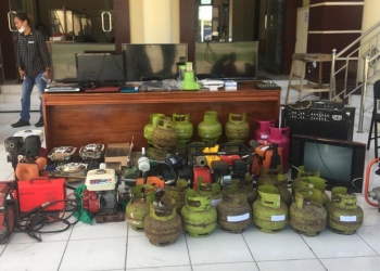 Barang bukti berupa peralatan elektronik, dan tabung gas elpiji ukuran 3 kilogram yang diamankan Polres Pohuwato dalam kasus pencurian. (ramlan/gopos)