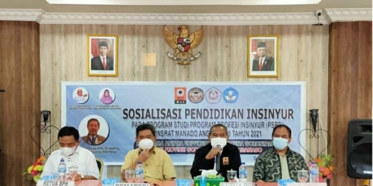 Sekretaris Daerah (Sekda) Provinsi Gorontalo Darda Daraba saat membuka Sosialisasi Pendidikan Insinyur di Universitas Bina Taruna, Sabtu (26/6/2021). ( Foto : Istimewa)