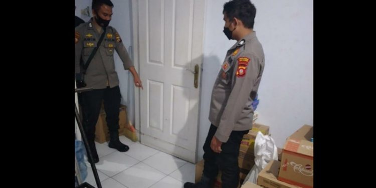 Kakek mencuri di minimarket