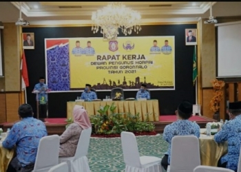 Sekda Provinsi Gorontalo Darda Daraba saat membuka Raker Dewan Korpri, Rabu (16/6/2021) (Foto : Istimewa)